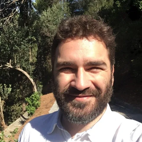 Pavao Pahljina u mediteranskom okruženju, osnivač Bitcoin Savjetovanja.